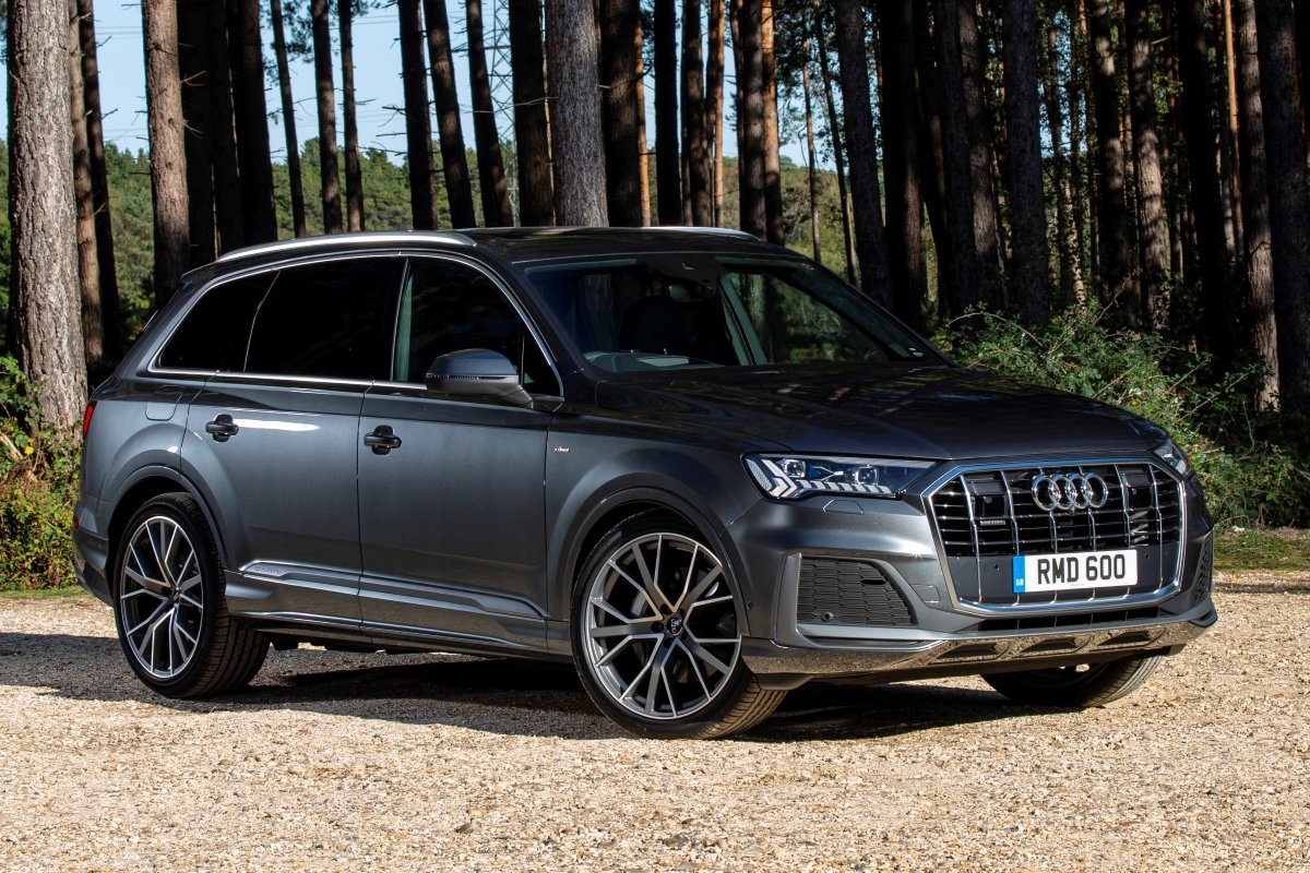 Audi Q7 test drive review CarGurus.co.uk